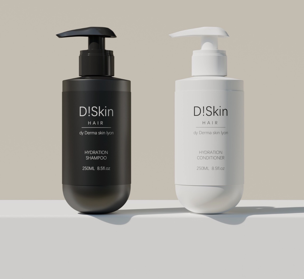 Shampooing noir et après-shampooing blanc D!Skin HAIR Hydration 250 ml par Derma Skin Lyon, posés sur un socle blanc