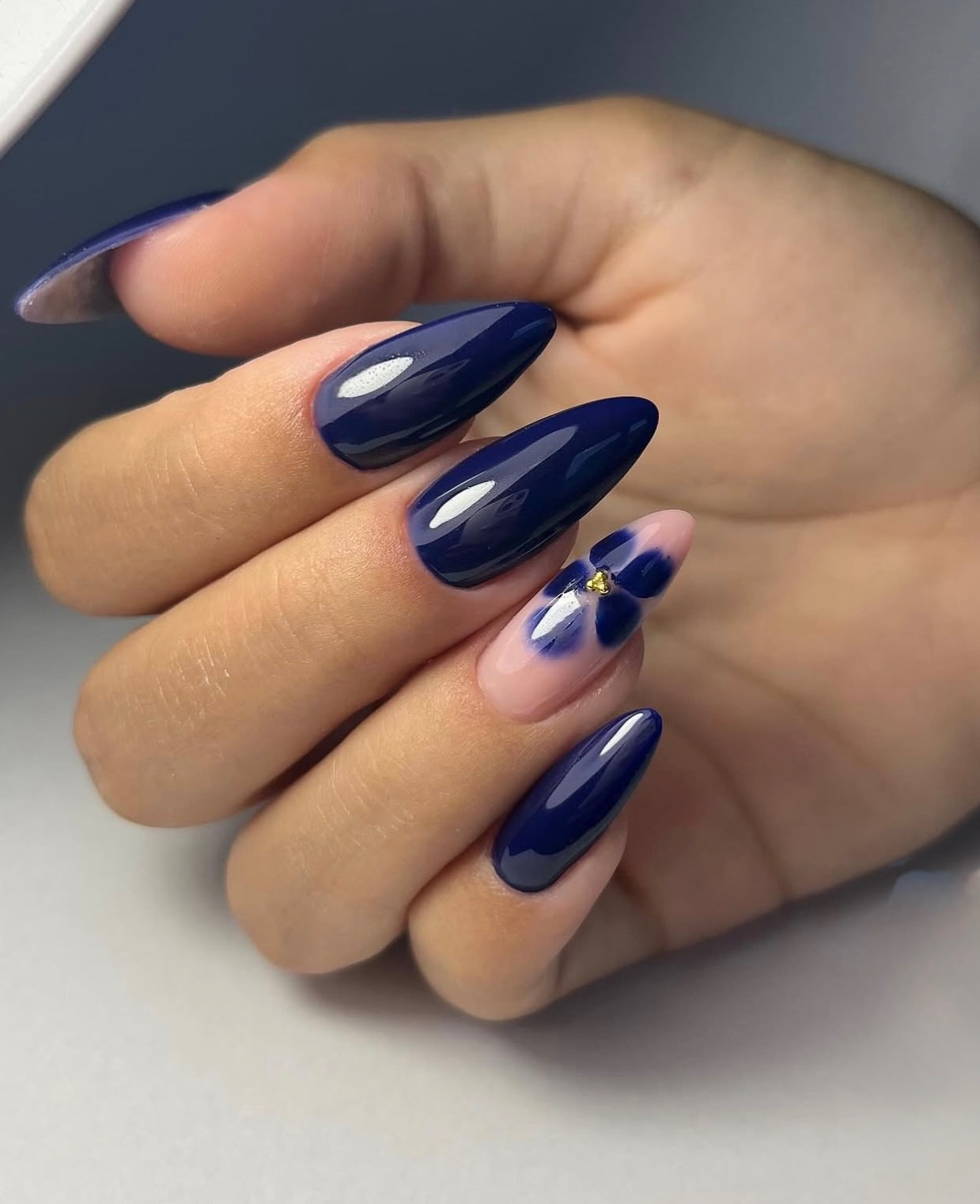 ongles manucure lyon lyn 6ème rdv rapide derma skin main beauté des mains, semi permanent, ongle en gel , nails arts